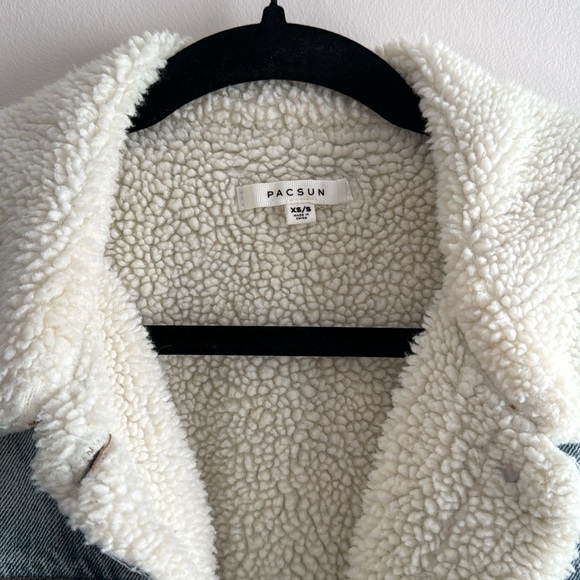Pacsun Oversized Sherpa Trucker Jacket - Size XS/S - Picture 3 of 8